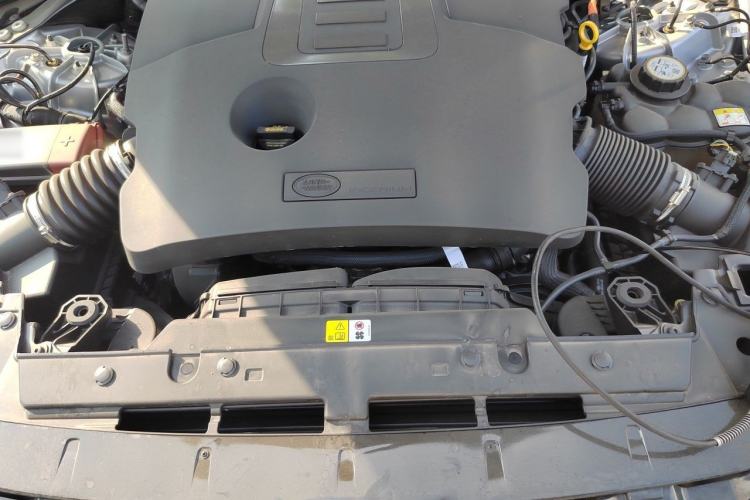 Used Land Rover Range Velar 2021 P340 R-DYNAMIC SE Engine Bay