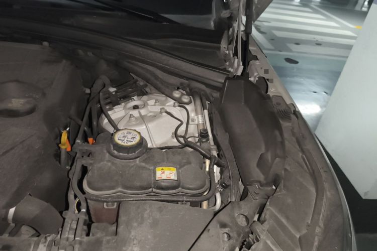Used Land Rover Range Velar 2021 P250 Sparkling Black Limited Edition Engine Bay Left