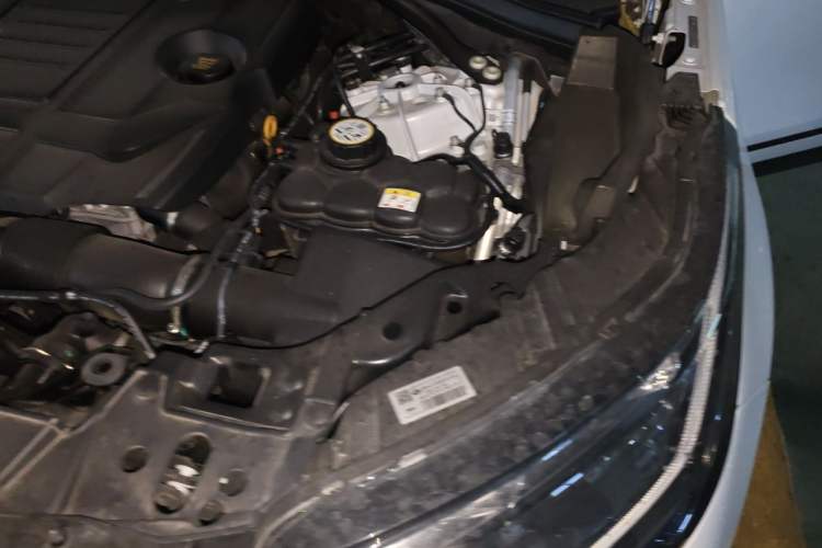 Used Land Rover Range Velar 2021 P250 Sparkling Black Limited Edition Engine Bay Left