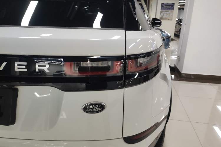 Used Land Rover Range Velar 2021 P250 model Exterior 3
