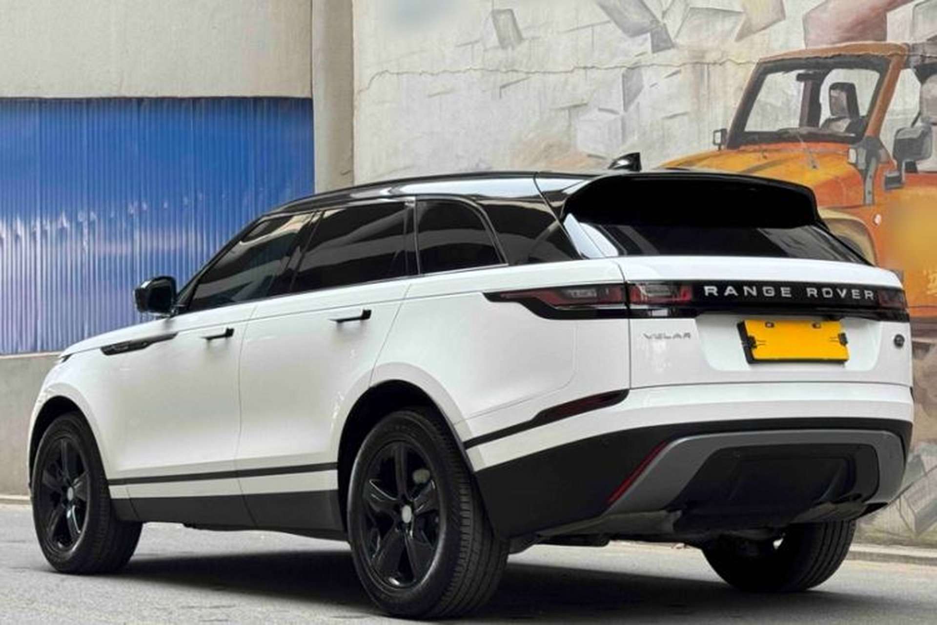 Used Land Rover Range Velar 2021 P250 model Exterior 4