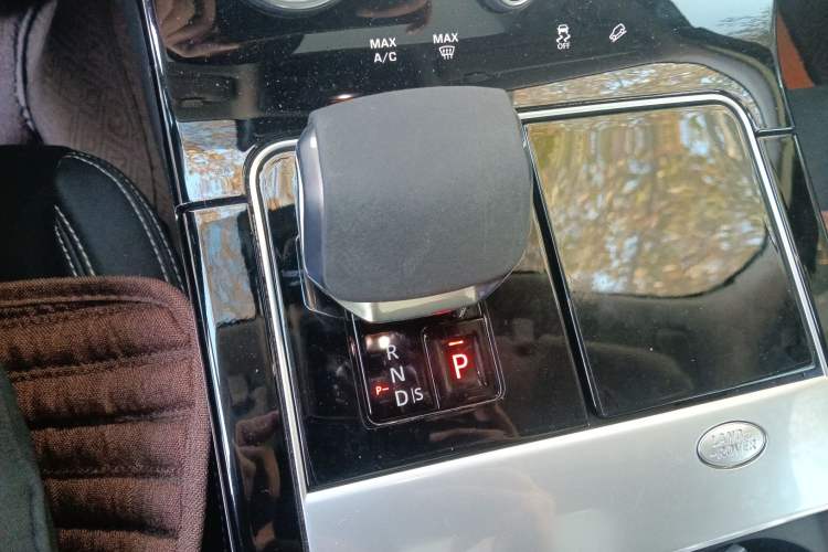 Used Land Rover Range Velar 2021 P250 model Gear Lever