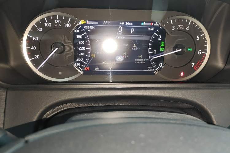 Used Land Rover Range Velar 2021 P250 model Instrument Cluster