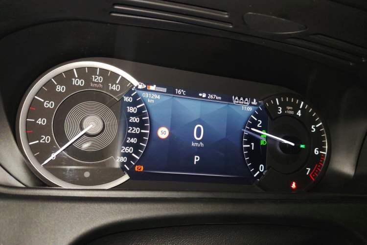 Used Land Rover Range Velar 2021 P250 model Instrument Cluster