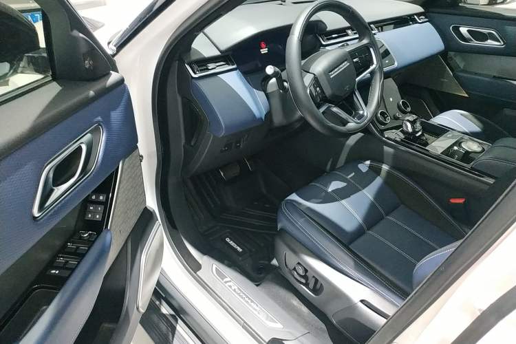 Used Land Rover Range Velar 2021 P340 R-DYNAMIC SE Interior 3