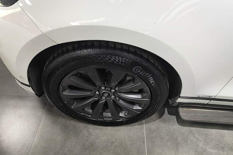 Used Land Rover Range Velar 2021 P340 R-DYNAMIC SE Left Front Wheel Hub