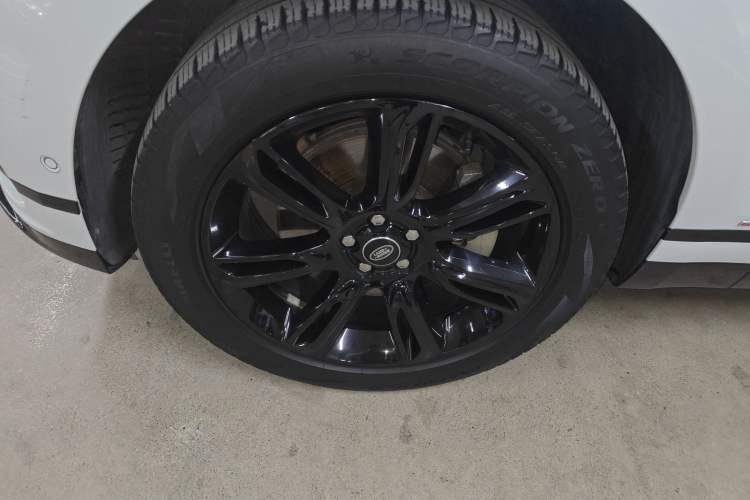 Used Land Rover Range Velar 2021 P250 Sparkling Black Limited Edition Left Front Wheel Hub