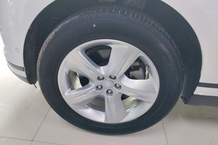Used Land Rover Range Velar 2021 P250 model Left Front Wheel Hub