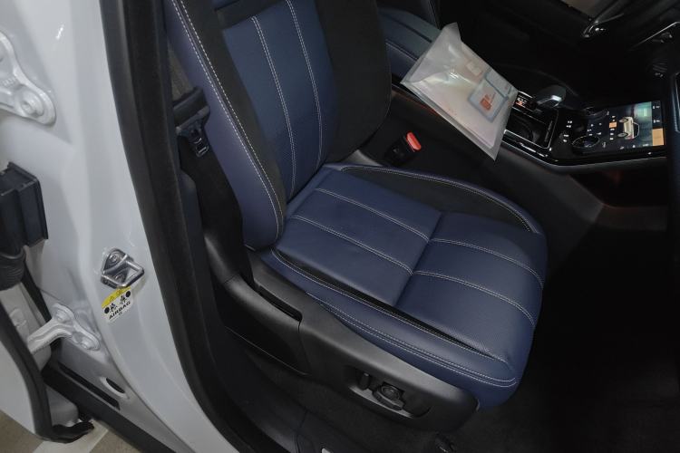 Used Land Rover Range Velar 2021 P250 Sparkling Black Limited Edition Right Front Seat