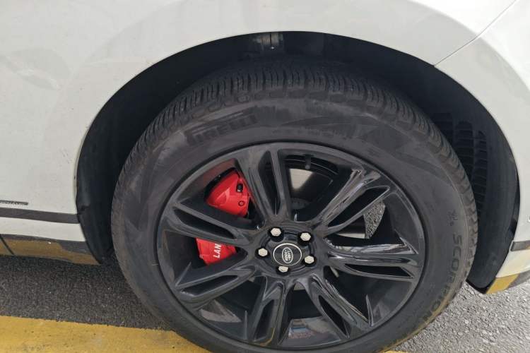 Used Land Rover Range Velar 2021 P250 Sparkling Black Limited Edition Right Front Wheel Hub