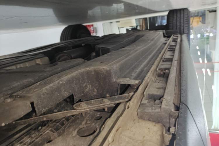 Used Land Rover Range Velar 2021 P250 model Right Side Sill