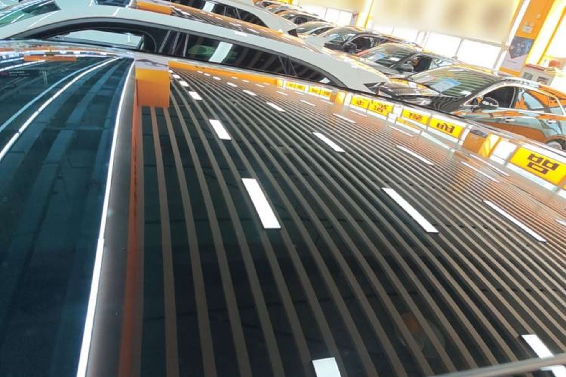 Used Land Rover Range Velar 2021 P250 model Roof