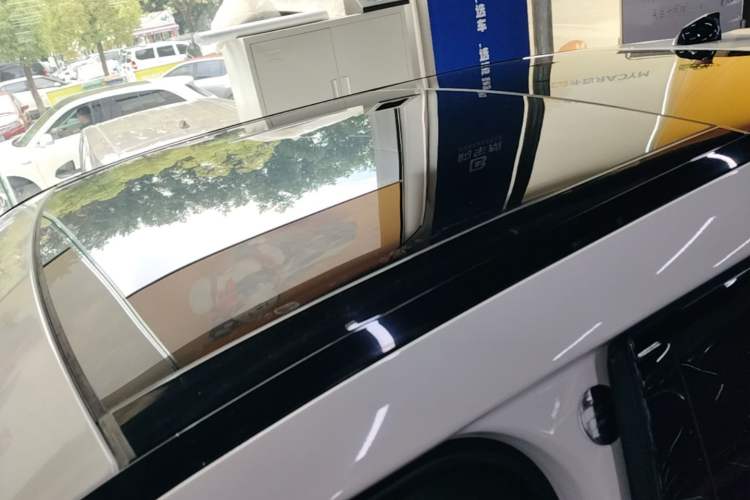 Used Land Rover Range Velar 2021 P250 model Roof