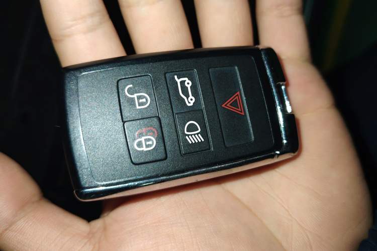 Used Land Rover Range Velar 2021 P250 model Vehicle Key