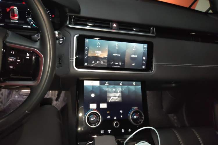 Used Land Rover Range Velar 2022 250 PS Sparkling Heritage Edition Audio And AC Panel