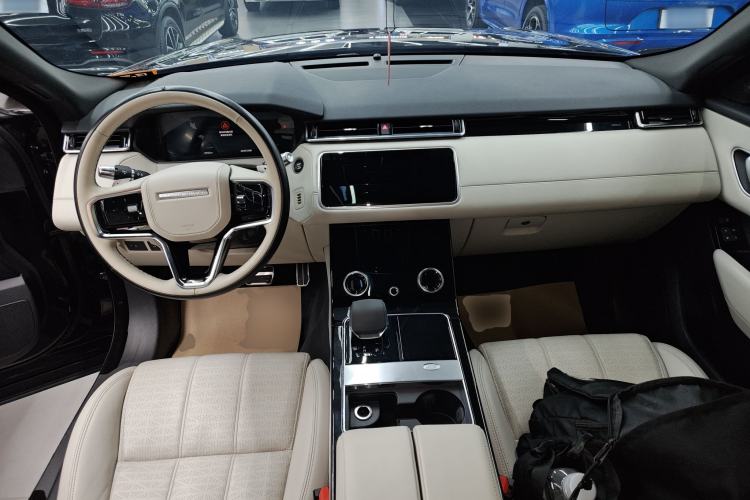 Used Land Rover Range Velar 2022 250 PS Sparkling Heritage Edition Center Console