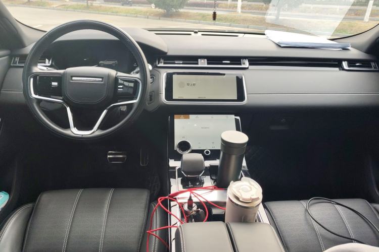 Used Land Rover Range Velar 2022 250 PS Sparkling Heritage Edition Center Console