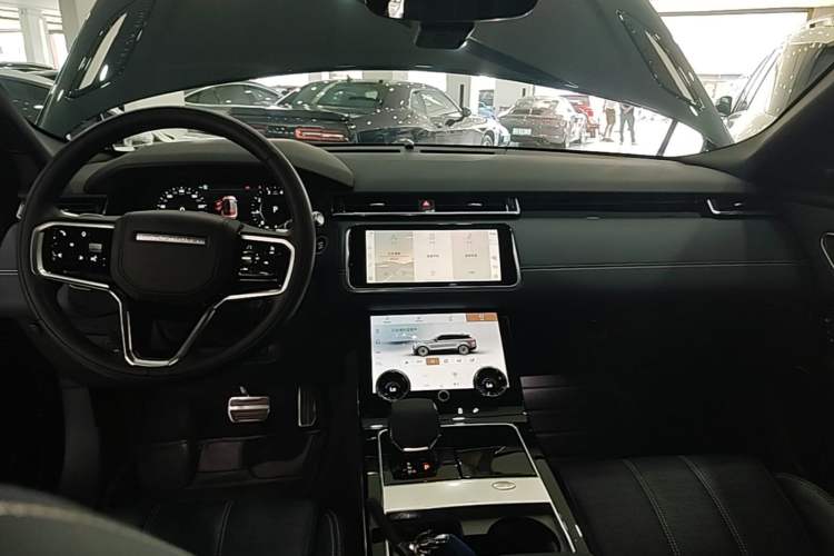 Used Land Rover Range Velar 2022 250 PS Sparkling Heritage Edition Center Console
