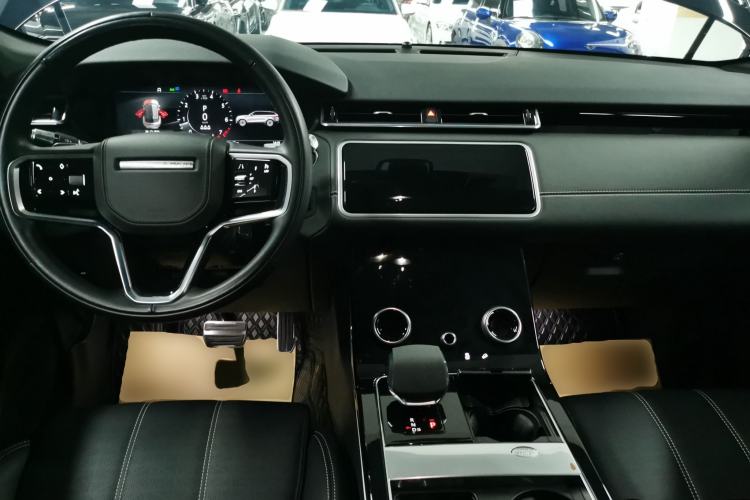 Used Land Rover Range Velar 2022 250 PS Sparkling Heritage Edition Center Console