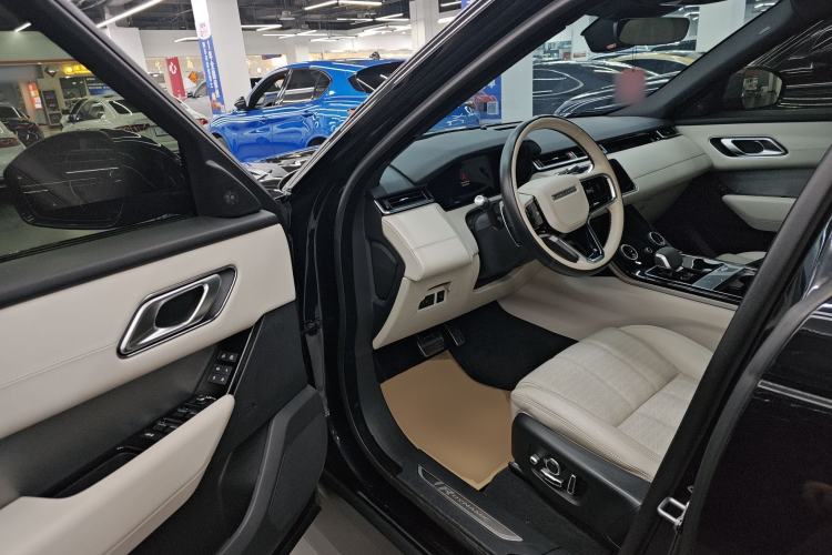 Used Land Rover Range Velar 2022 250 PS Sparkling Heritage Edition Driver Seat