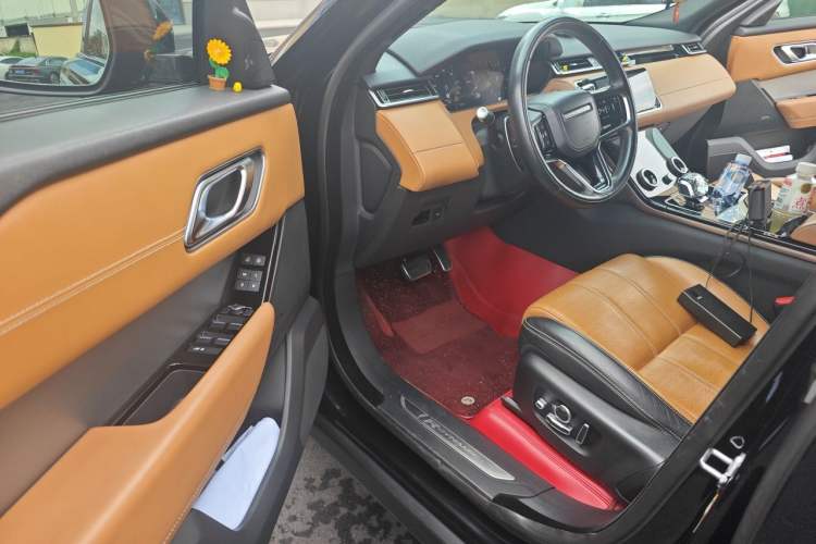 Used Land Rover Range Velar 2022 250 PS Sparkling Heritage Edition Driver Seat