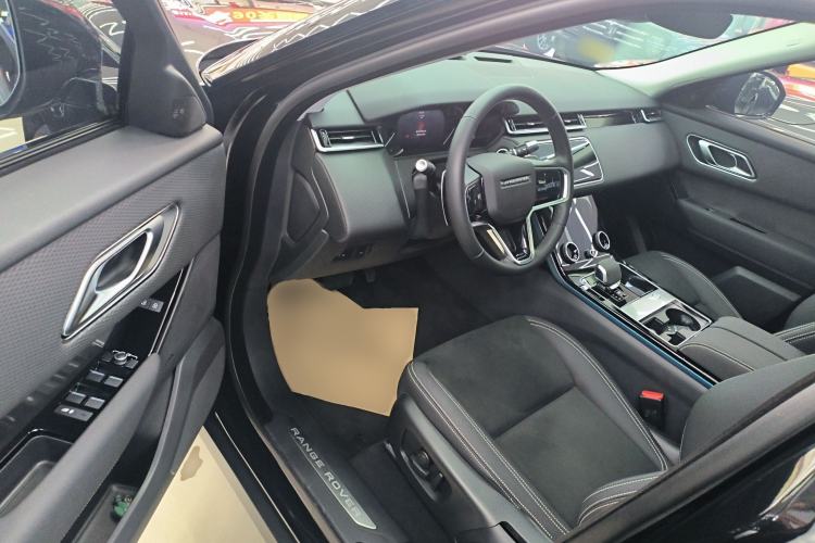 Used Land Rover Range Velar 2022 250 PS Driver Seat