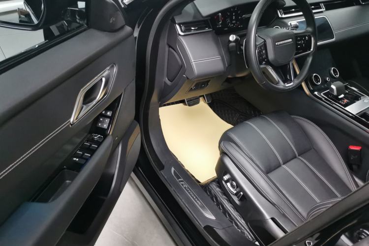Used Land Rover Range Velar 2022 250 PS Sparkling Heritage Edition Driver Seat