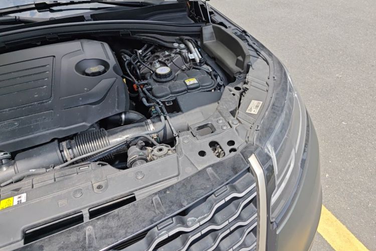 Used Land Rover Range Velar 2022 250 PS Sparkling Heritage Edition Engine Bay Left