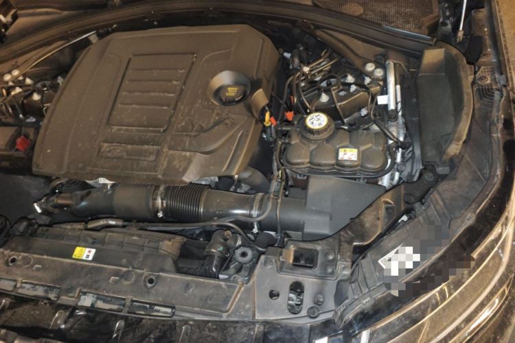 Used Land Rover Range Velar 2022 250 PS Sparkling Heritage Edition Engine Bay Left