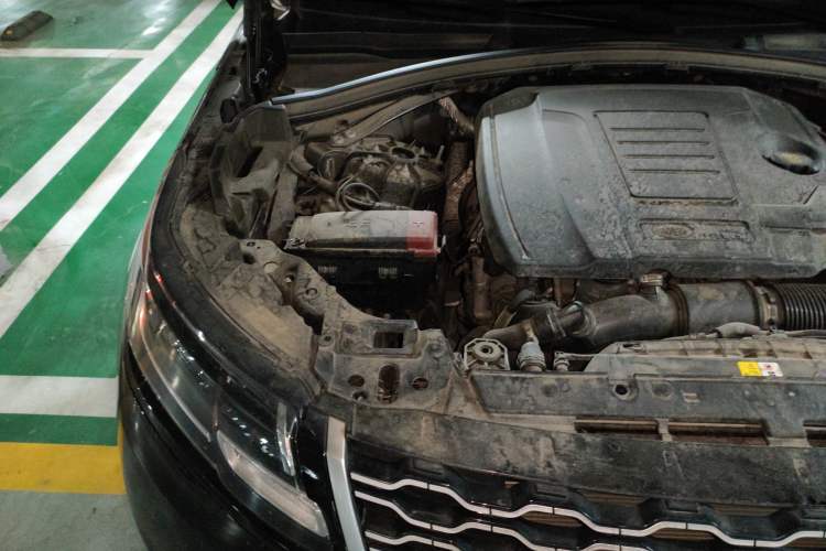 Used Land Rover Range Velar 2022 250 PS Engine Bay Right
