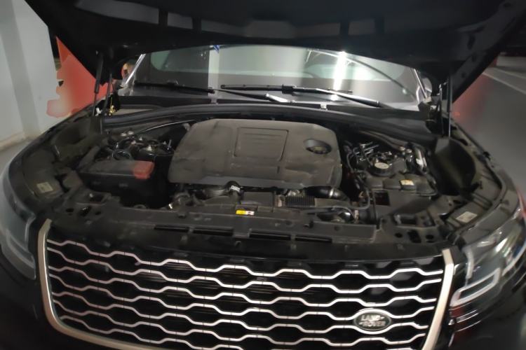 Used Land Rover Range Velar 2022 250 PS Sparkling Heritage Edition Engine Bay