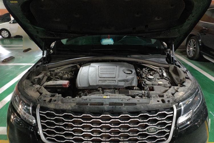 Used Land Rover Range Velar 2022 250 PS Engine Bay