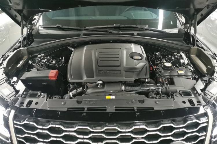 Used Land Rover Range Velar 2022 250 PS Sparkling Heritage Edition Engine Bay