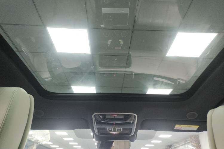 Used Land Rover Range Velar 2022 250 PS Sparkling Heritage Edition Headliner