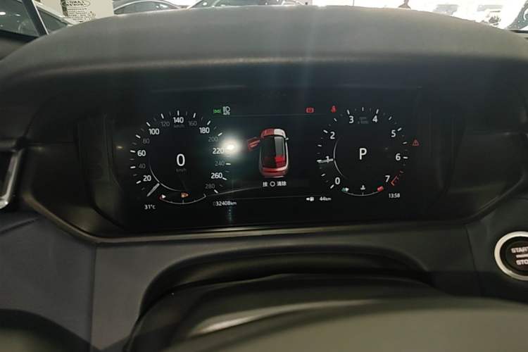 Used Land Rover Range Velar 2022 250 PS Sparkling Heritage Edition Instrument Cluster