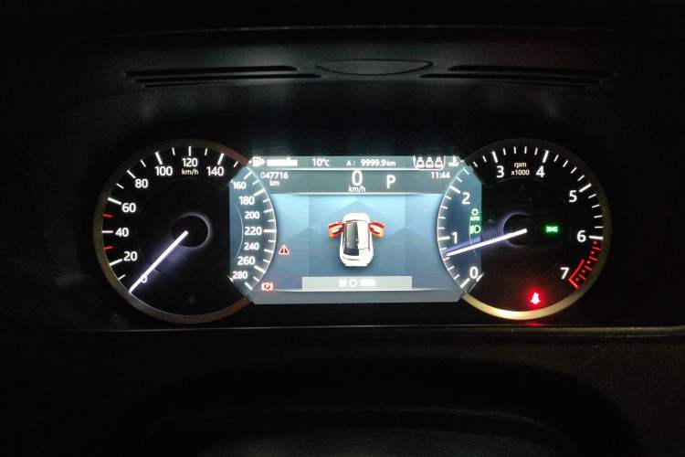 Used Land Rover Range Velar 2022 250 PS Instrument Cluster