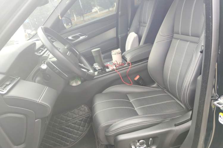 Used Land Rover Range Velar 2022 250 PS Sparkling Heritage Edition Left Front Seat