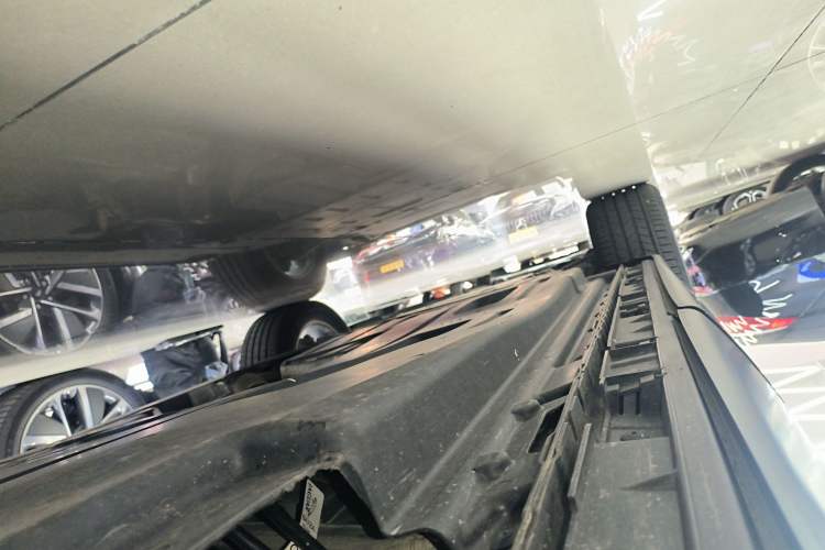 Used Land Rover Range Velar 2022 250 PS Left Side Sill