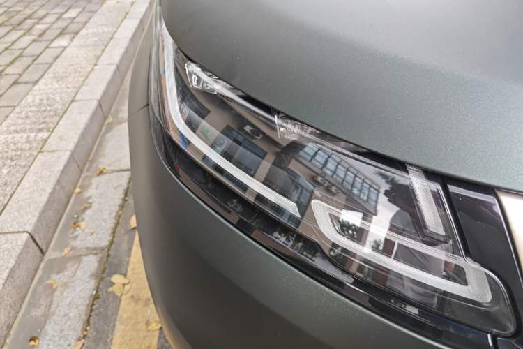 Used Land Rover Range Velar 2022 250 PS Sparkling Heritage Edition Right Front Headlight