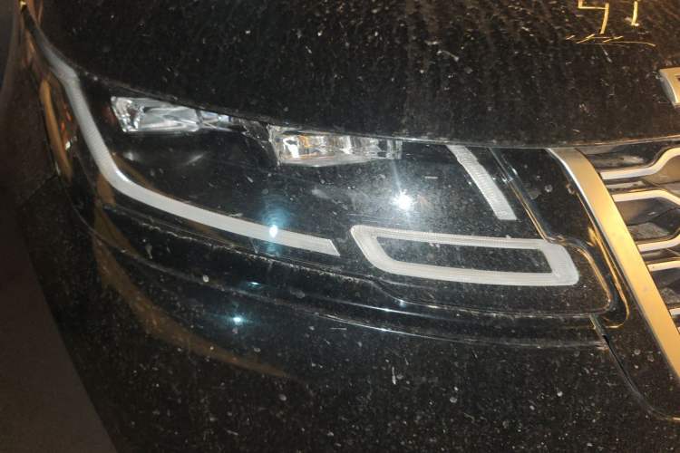 Used Land Rover Range Velar 2022 250 PS Sparkling Heritage Edition Right Front Headlight