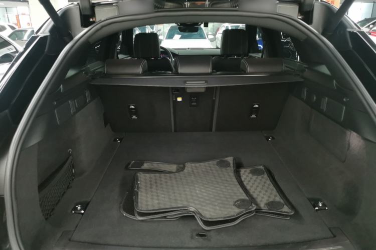 Used Land Rover Range Velar 2022 250 PS Sparkling Heritage Edition Trunk