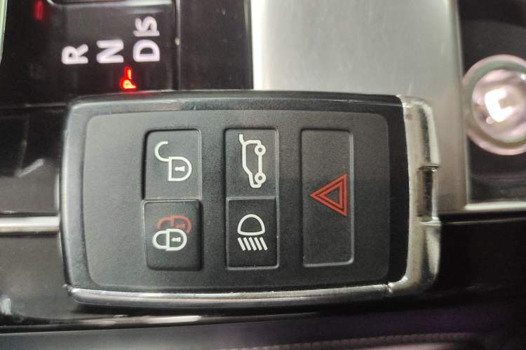 Used Land Rover Range Velar 2022 250 PS Sparkling Heritage Edition Vehicle Key