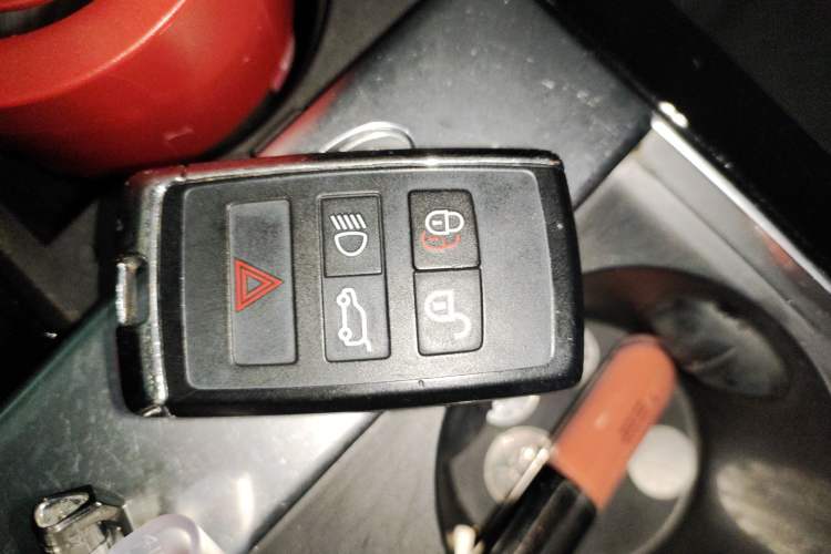 Used Land Rover Range Velar 2022 250 PS Vehicle Key