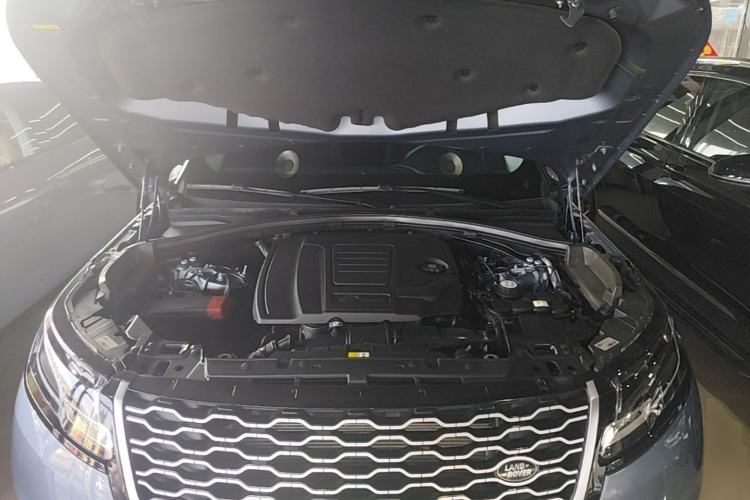 Used Land Rover Range Velar 2022 250 PS Engine Bay