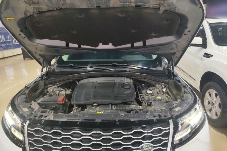 Used Land Rover Range Velar 2022 250 PS Engine Bay