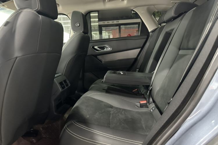 Used Land Rover Range Velar 2022 250 PS Exterior 4