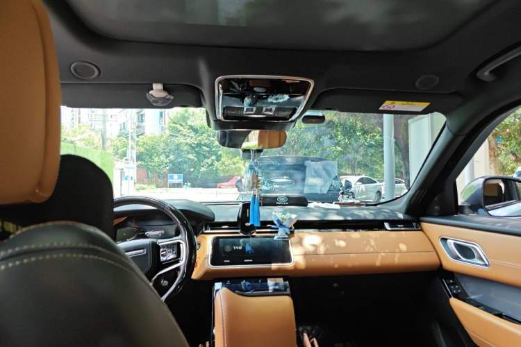 Used Land Rover Range Velar 2022 250 PS Sparkling Heritage Edition Headliner
