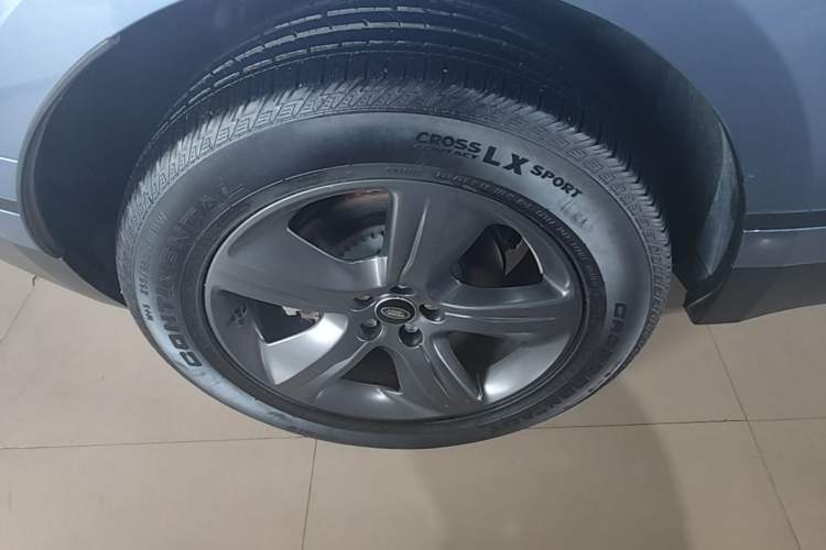 Used Land Rover Range Velar 2022 250 PS Right Rear Wheel Hub