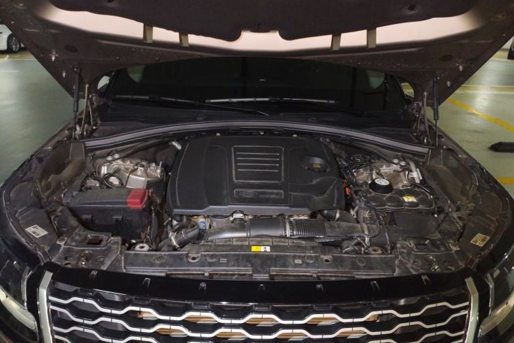 Used Land Rover Range Velar 2022 250 PS Engine Bay
