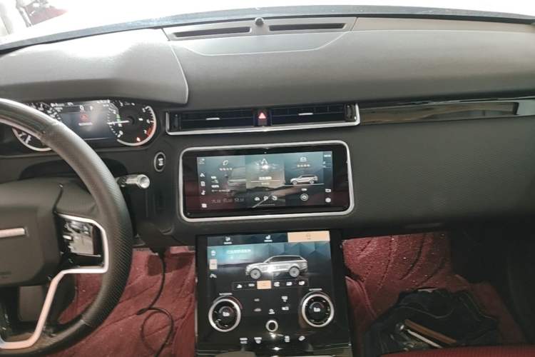 Used Land Rover Range Velar 2022 250 PS Audio And AC Panel